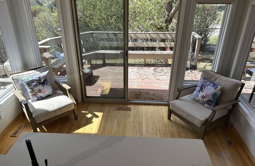 Hawkwood House | Family friendly 4 bedroom house with Mtn view- backs onto a park with playground