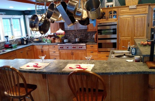 Braintree House | FAMILY FRIENDLY 4 Season Home for Large Groups, With Hot Tub. Sleeps up to 27.
