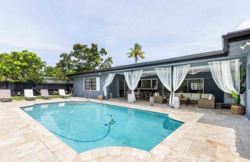 Plantation House | Family-Friendly 4BR 3BA Vacation Rental with Private Pool Near Hard Rock Casino