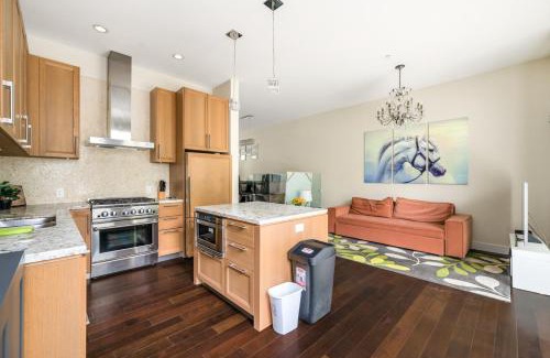 Vancouver House | Family-Friendly 5BR Home Near UBC