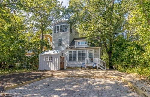 Michigan City House | Family friendly, Beachwalk Resort Cottage w/Golf Cart