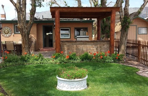 Canon City Cabin | Family-Friendly Cabin Fire Pit BBQ & Picnic Area Playground