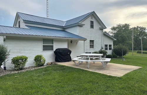 Buffalo House | Family Friendly completely remodeled secluded vacation spot near Lake Shafer