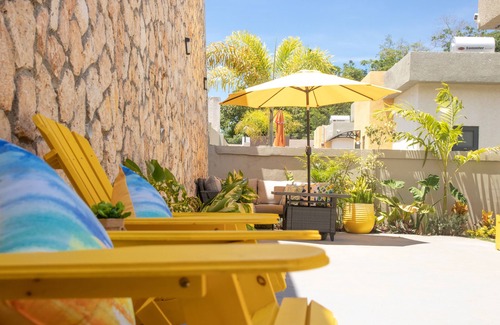 Ocho Rios House | Family friendly, contemporary home w/rooftop terrace - 5 min from the beach