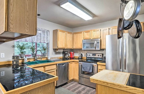 Everett House | Family-Friendly Everett Home Near Puget Sound