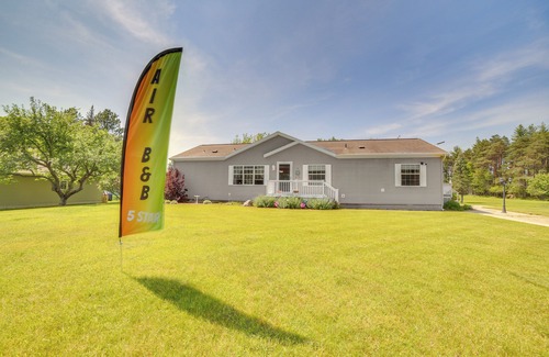 Gladstone House | Family-Friendly Gladstone Home Near Lake Michigan!