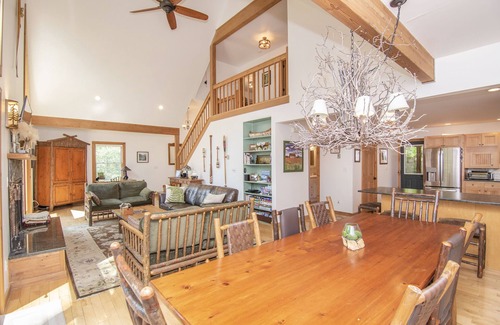 Hillcrest House | Family Friendly Grand Getaway in the middle of Historic Lake Placid!