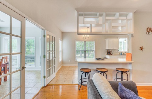 Council House | Family-Friendly Harrells Home w/Fire Pit + Kayaks