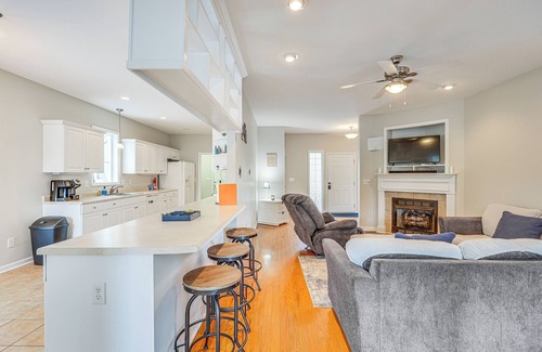 Council House | Family-Friendly Harrells Home w/Fire Pit + Kayaks