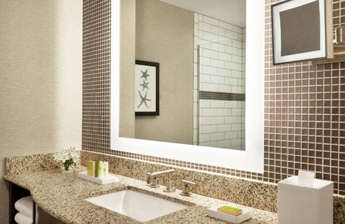 Carlsbad Hotel | Family-friendly Haven: Swimming Pool, Pets Allowed, Near South State Beach!