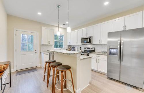 Charlotte House | Family-Friendly Home about 5 Mi to UNC Charlotte!