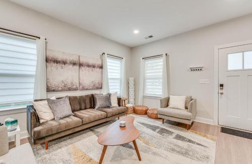 Charlotte House | Family-Friendly Home about 5 Mi to UNC Charlotte!