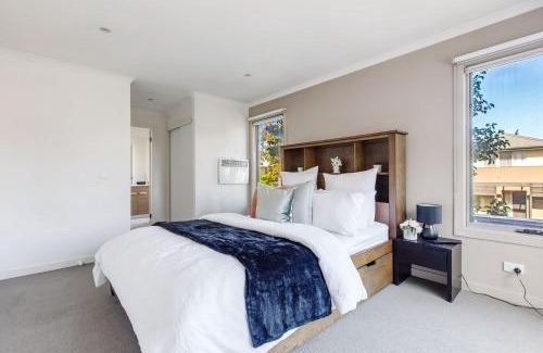 Maidstone House | Family-Friendly Home with Alfresco Patio & BBQ