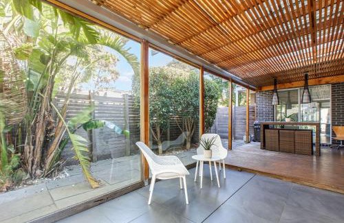 Maidstone House | Family-Friendly Home with Alfresco Patio & BBQ