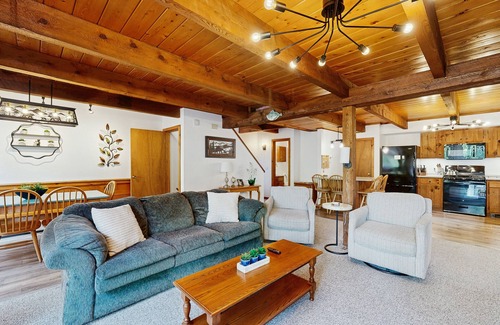 Intervale House | Family-Friendly Home close to local attractions: AC & Shared Pool/Tennis Courts