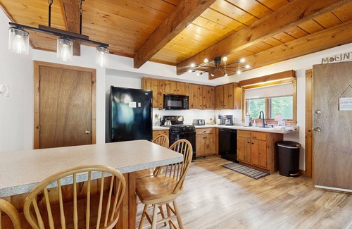 Intervale House | Family-Friendly Home close to local attractions: AC & Shared Pool/Tennis Courts