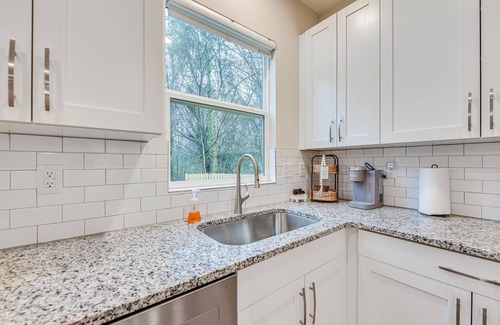 Charlotte House | Family-Friendly Home ~ 5 Mi to UNC Charlotte!