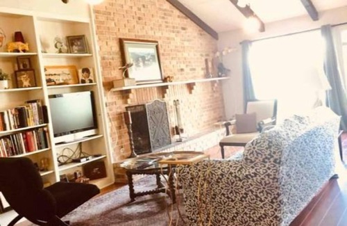 Windsor Hills House | Family-Friendly Home w/Enclosed Backyard - Pups Welcome!