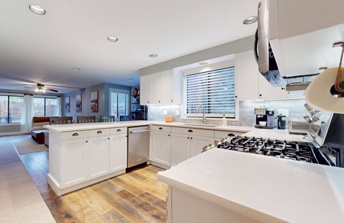 Bend House | Family-friendly home with private pool and hot tub, home theater, shuffleboard