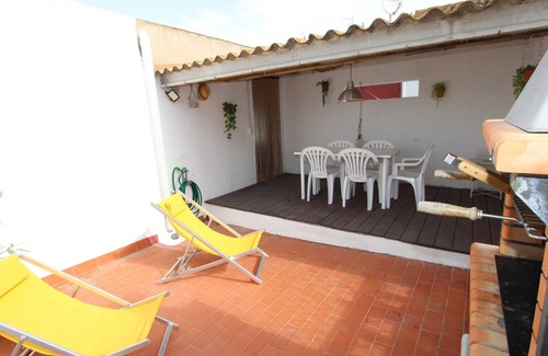 Deltebre House | Family-Friendly House with Wi-Fi, Pet-Friendly, Optional A/C, Near Dog Beach