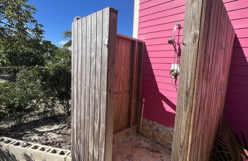 William's Town House | Family friendly house, La Vie en Rose 2 min walk to Tropic of Cancer