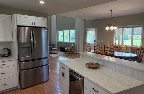 Alburg House | Family-Friendly Lake Champlain Retreat with Lake Access and New Hot Tub