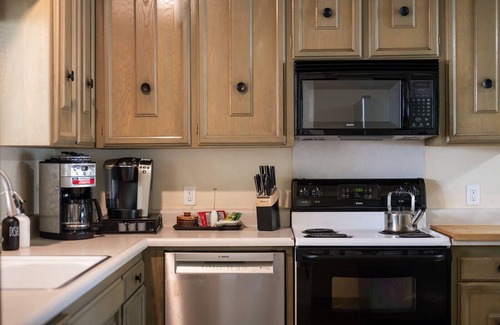 Bass Lake Cabin | Family-Friendly Lakefront Retreat; Private Dock & Beach-Walk to Pines Village