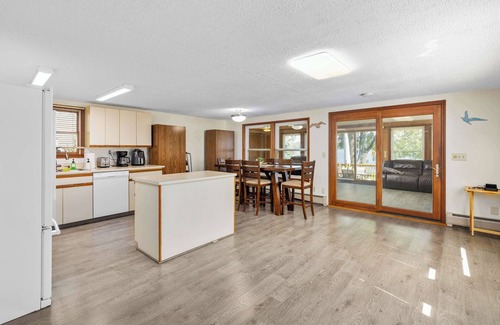 Warsaw House | Family-Friendly Lakehouse with Firepit and Dock