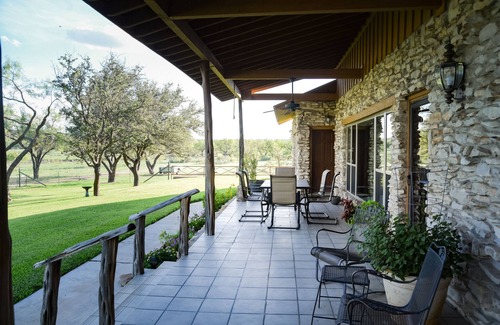 San Saba House | Family-friendly large home also great for girls' weekends and guy's getaways