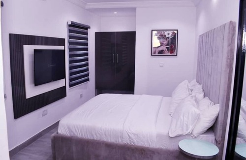 Ikoyi Apartment | Family-friendly, open space with natural light and a beautiful view.