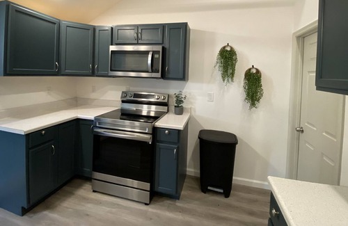 Lebanon House | Family Friendly, Pet friendly and 11 miles to Hershey Park and more!