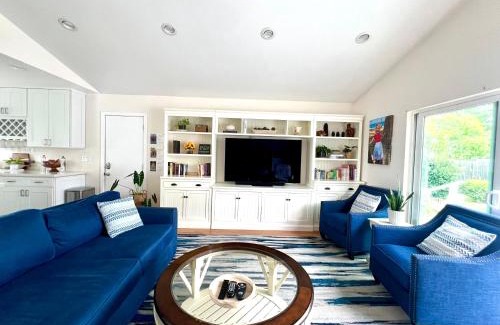 College West House | Family Friendly Retreat with Yard and Play Area, 2000 sq ft, AC, Fiber Optic WiFi