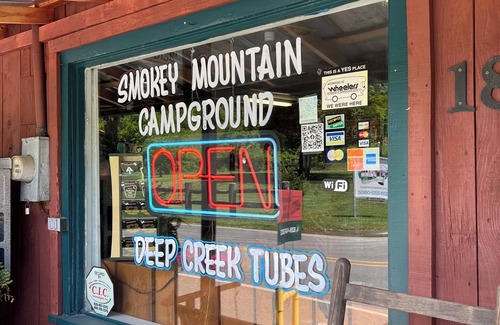 Cherokee RV Rental | Family-Friendly RV Haven with Full Hookups: Come Enjoy the Outdoors