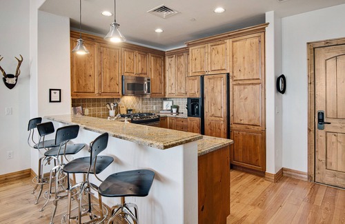 Avon Condo | Family Friendly Ski in/Ski Out with gorgeous view!