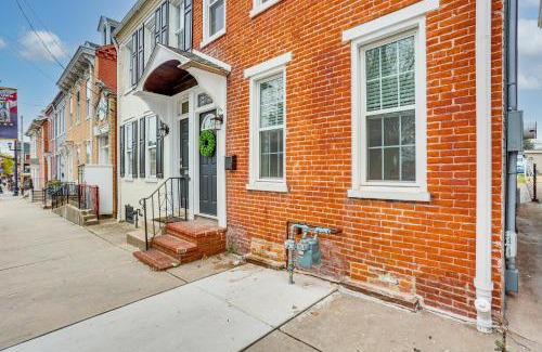 Columbia House | Family-Friendly Townhome with Patio in Columbia!