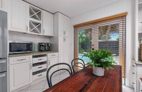 South Corals House | Family Friendly. Game Room. Heated Pool. Waterfall. Sleeps 10. Central Location