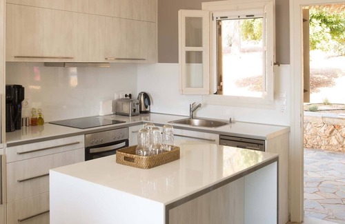 Pylos Villa | Family Friendly Villa, 8-10 Guests, Private Pool, Spa, Sea View