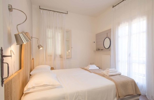 Pylos Villa | Family Friendly Villa, 8-10 Guests, Private Pool, Spa, Sea View
