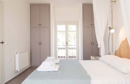 Pylos Villa | Family Friendly Villa, 8-10 Guests, Private Pool, Spa, Sea View