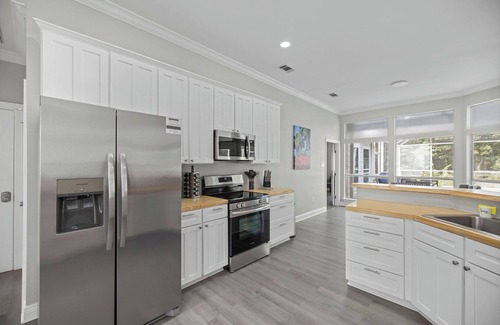 Ponchatoula House | Family-Friendly with Game Room & Screened-In Pool