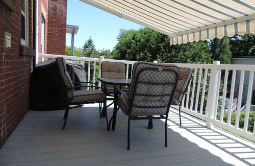 Cote-Des-Neiges—Notre-Dame-De-Grace Apartment | Family friendly . Your Montreal Home Base to all attractions and events