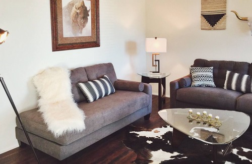South Harrison House | Family Fun! Completely Remodeled! Pool, Putting Green, Play Set, Foosball, More!