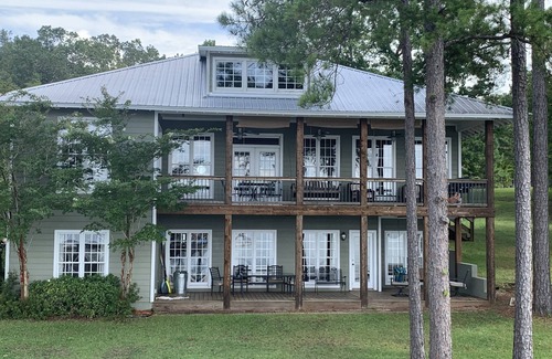 Dadeville House | Family Fun Lake House - Near Auburn & Montgomery