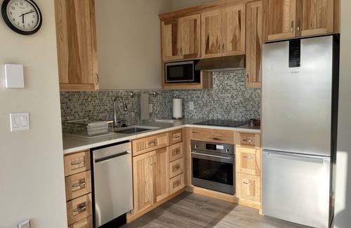 Copalis Beach House | Family Fun Near Ocean Shores—Hot Tub, Elevator & Easy Dune Walk to Beach