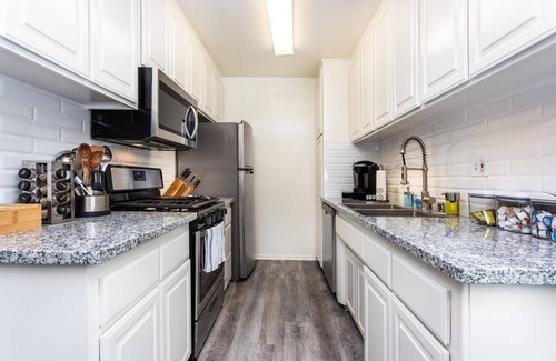 Arcadia Apartment | ♔ Family Getaway for So Cal Attractions · Parking Included ♔