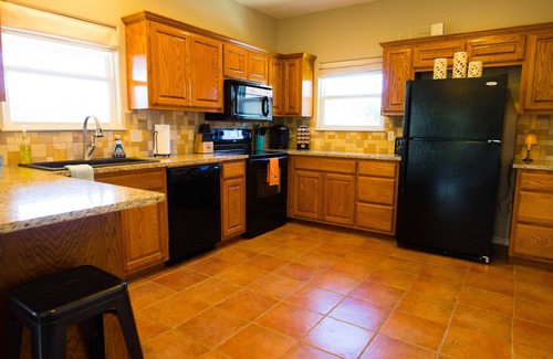 Kingsland House | Family Getaway - LBJ Waterfront - Beautiful Lake Views - Game Room - Boat Dock