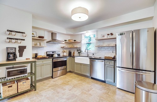 Colchester Apartment | Family Getaway w/Deck: 3 Mi to Lake Champlain