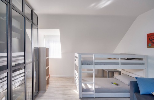 Saint-Guenole House | Family gîte for 14, 400m from the beach