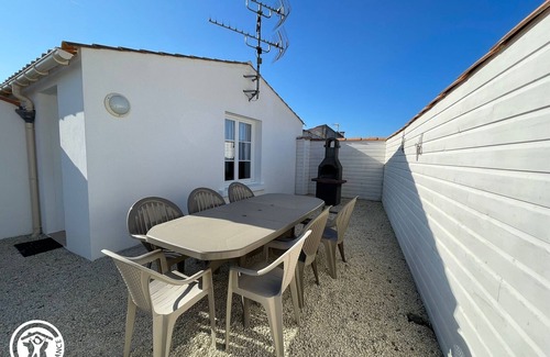 Bourgenay Cottage | Family house in Talmont-Saint-Hilaire with private courtyard