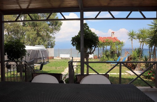 Agios Andreas Apartment | Family holiday directly at the beach - apartment with garden, wifi | Messenia, P